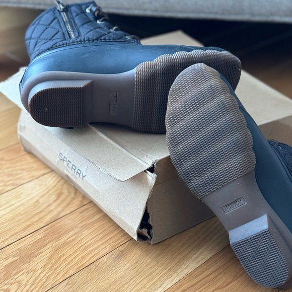 Sperry Salt Water Quilt Nylon Boots. - Picture 4 of 8
